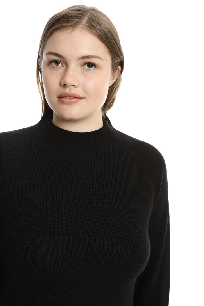 Wool crewneck sweater
Intrend Wool crewneck sweater
Intrend