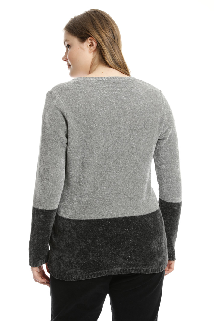Lurex chenille sweater
Intrend Lurex chenille sweater
Intrend