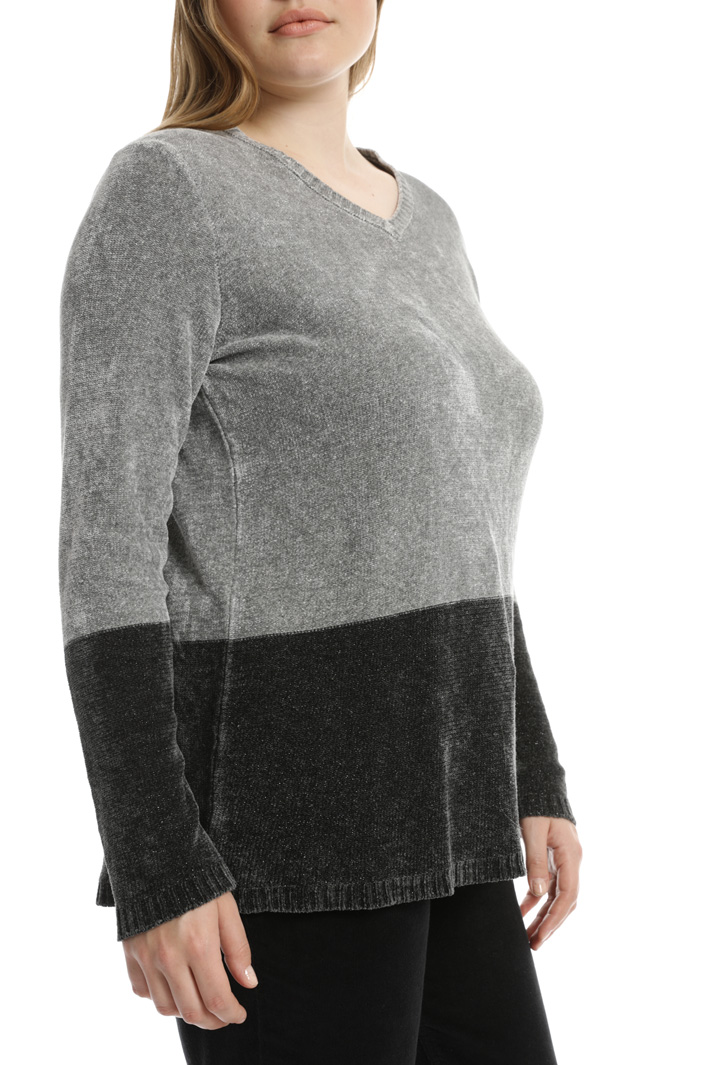 Lurex chenille sweater
Intrend Lurex chenille sweater
Intrend