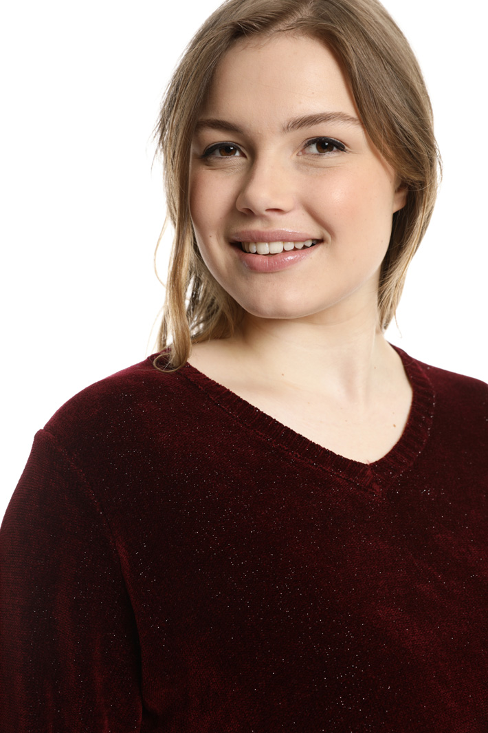 Lurex chenille sweater
Intrend Lurex chenille sweater
Intrend