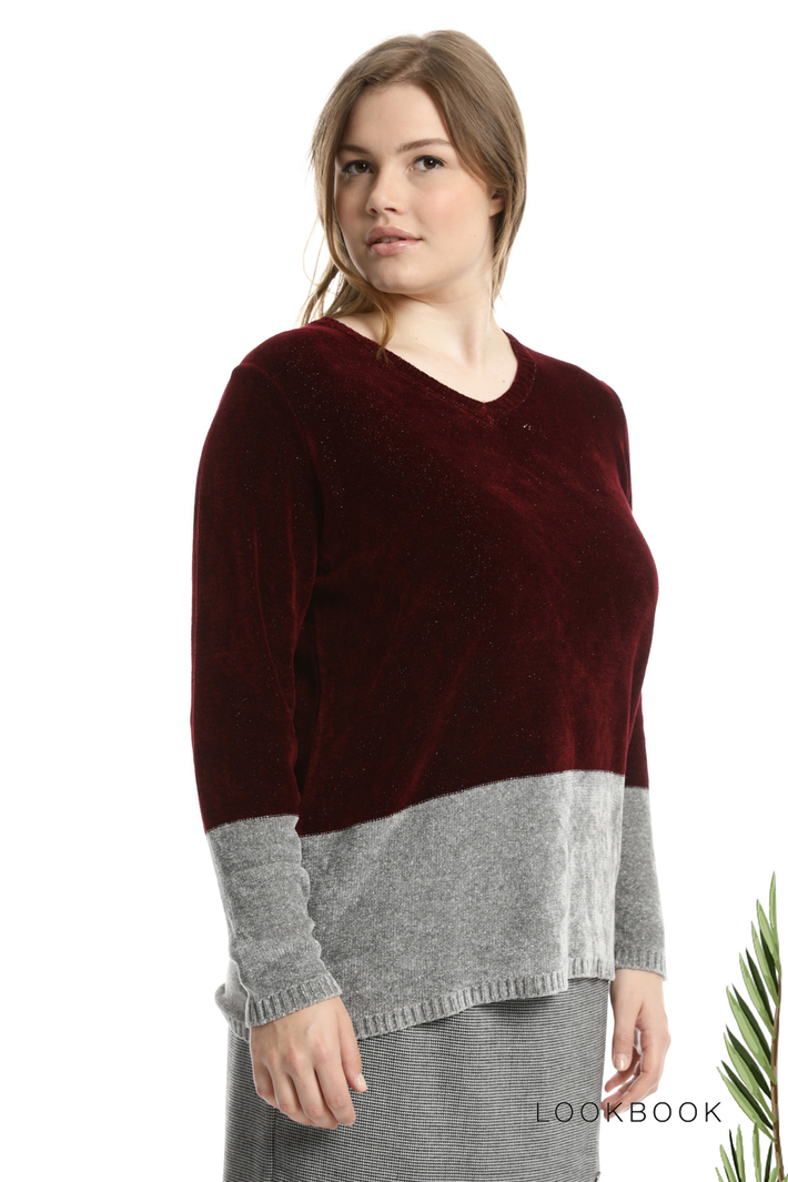Lurex chenille sweater
Intrend Lurex chenille sweater
Intrend