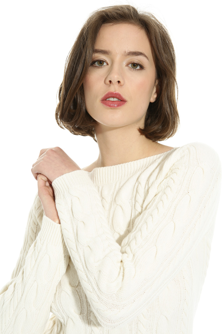 Braid stitch sweater Intrend Braid stitch sweater Intrend