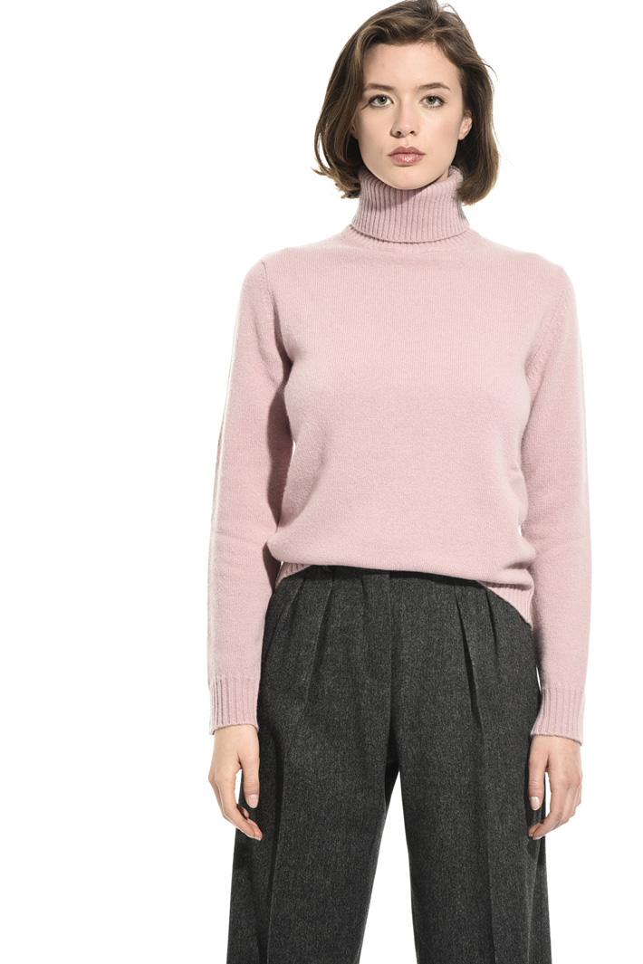 Wool blend turtleneck sweater Intrend Wool blend turtleneck sweater Intrend