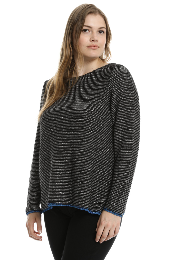 Lurex cordonnet sweater
Intrend Lurex cordonnet sweater
Intrend