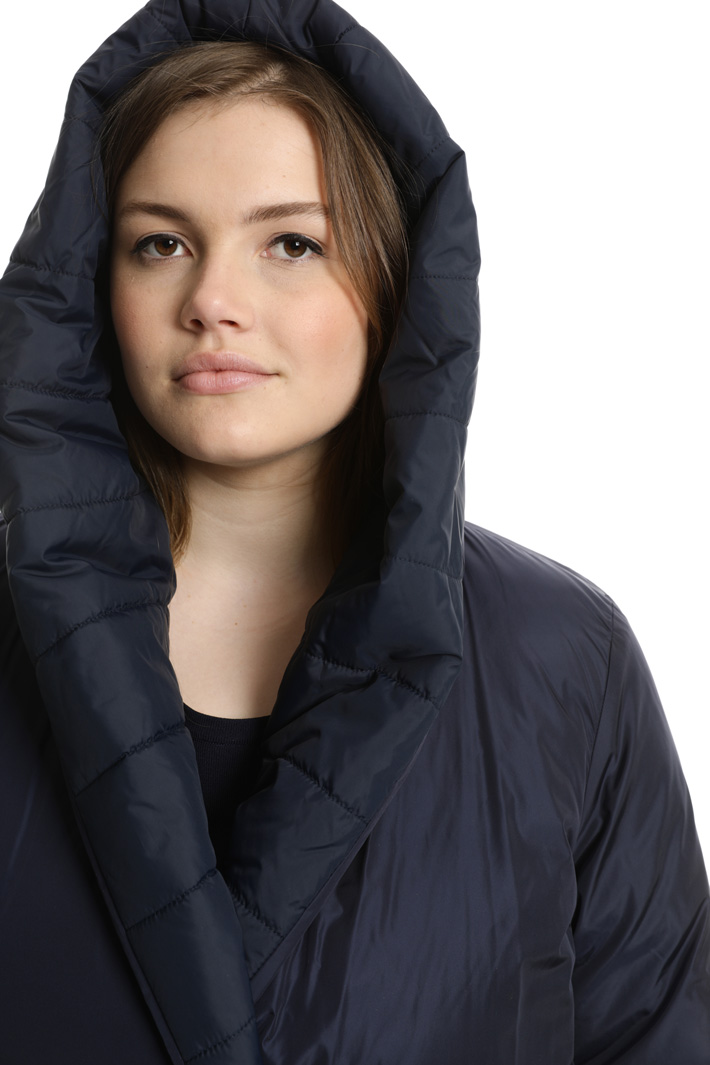 Reversible taffeta padded jacket
Intrend Reversible taffeta padded jacket
Intrend