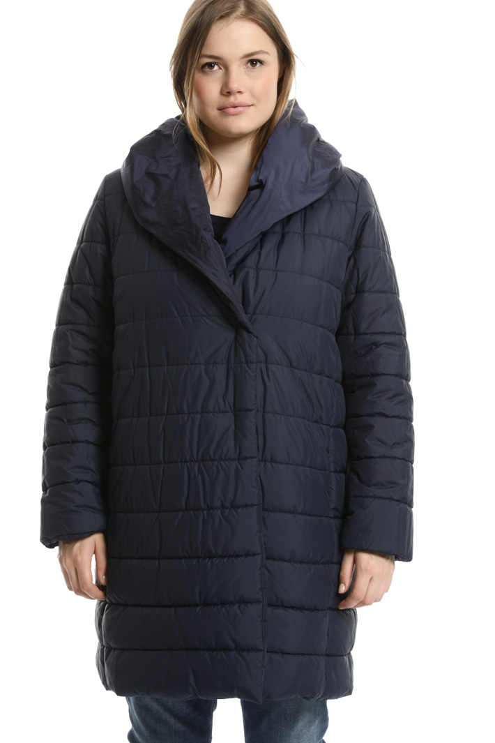 Reversible taffeta padded jacket
Intrend Reversible taffeta padded jacket
Intrend