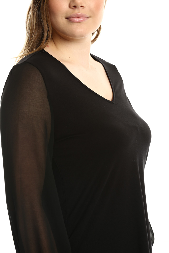 Jersey and fabric tunic
Intrend Jersey and fabric tunic
Intrend