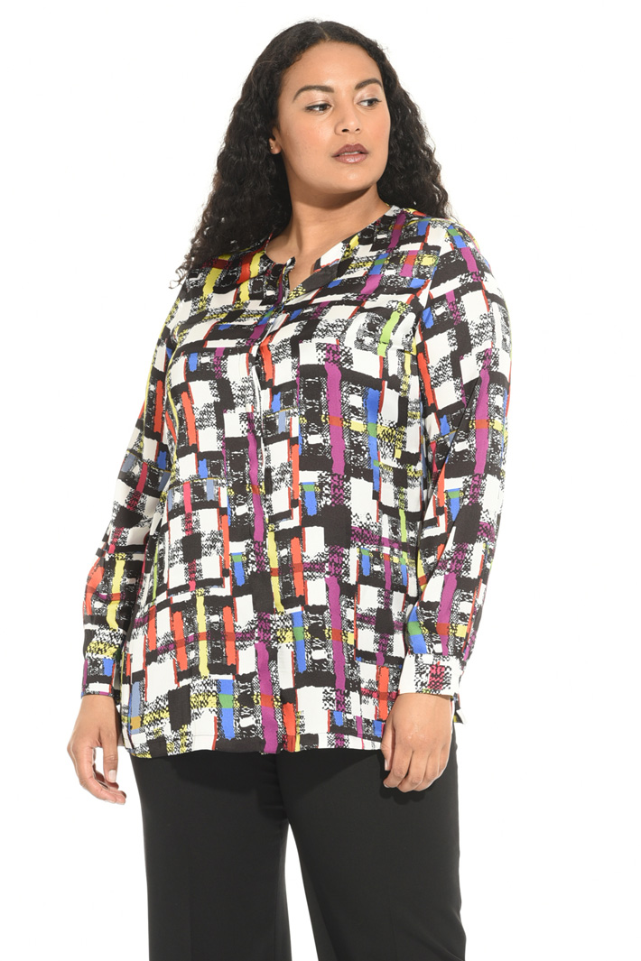 Crew neck satin shirt Intrend Crew neck satin shirt Intrend