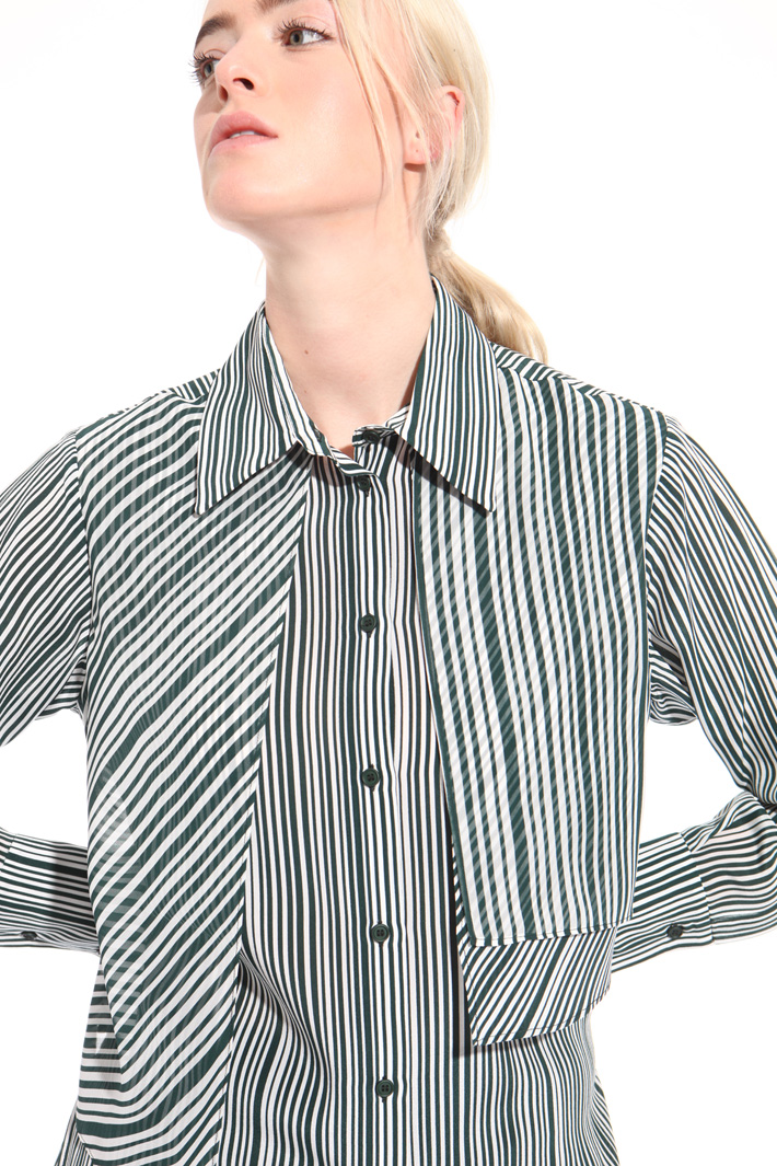 Striped crepe shirt Intrend Striped crepe shirt Intrend