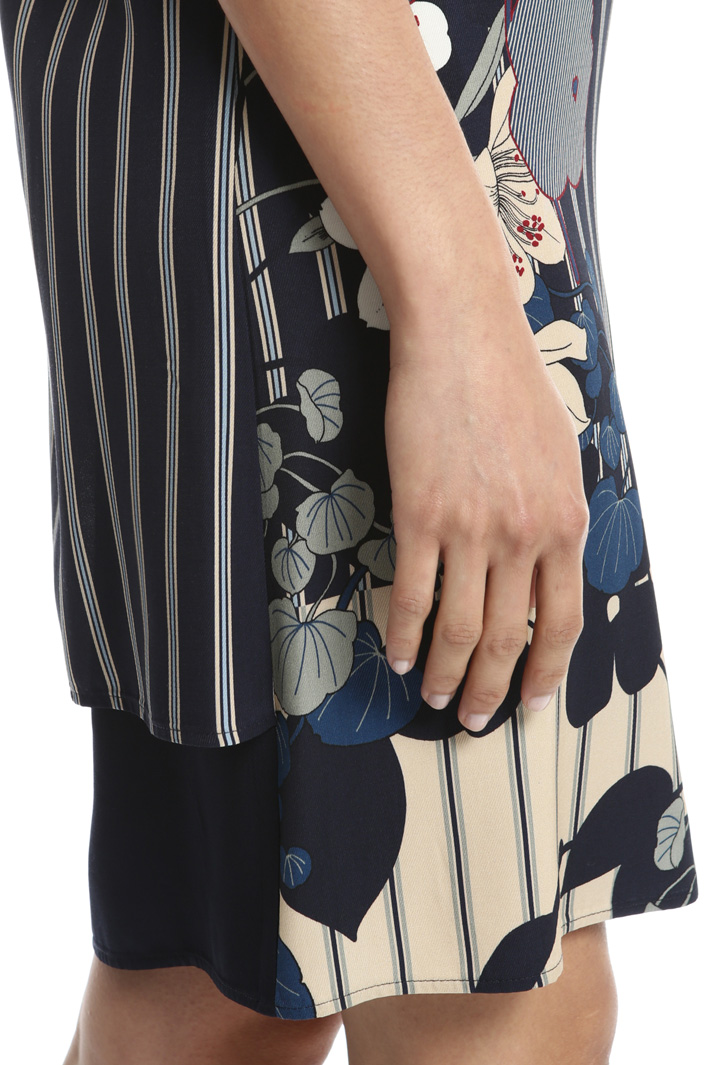 Short printed dress Intrend Short printed dress Intrend