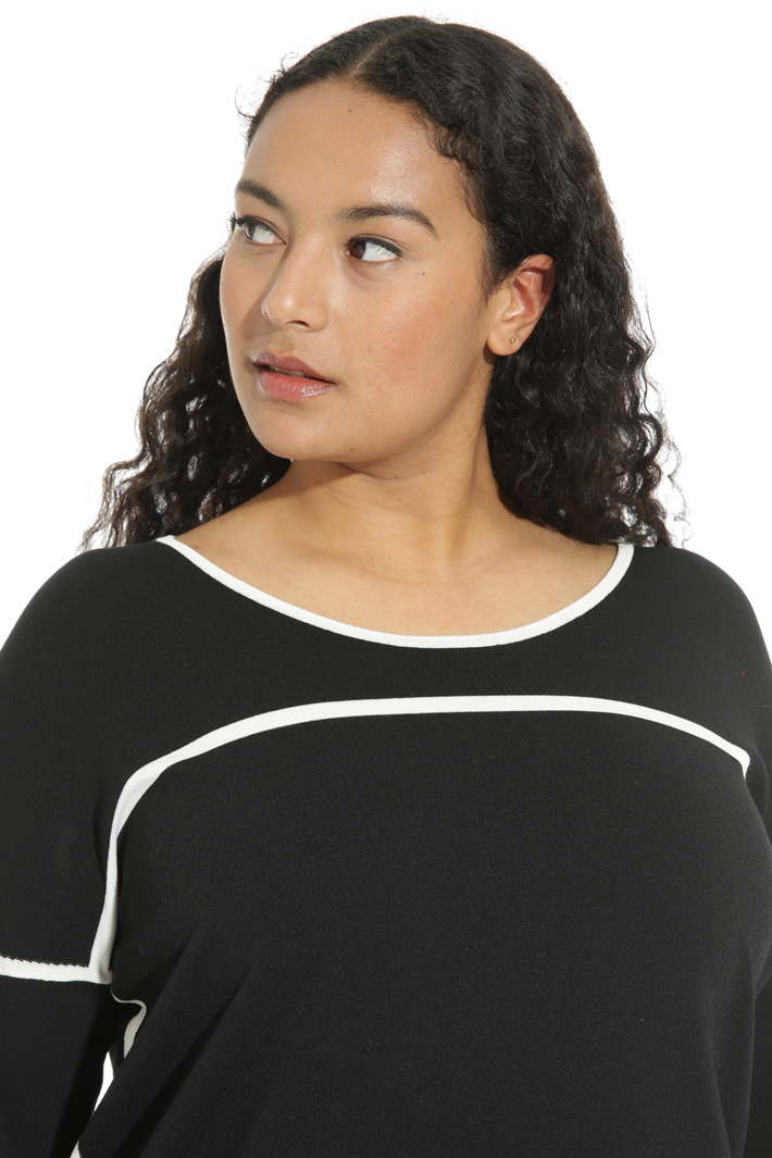 Contrast edge sweater Intrend Contrast edge sweater Intrend