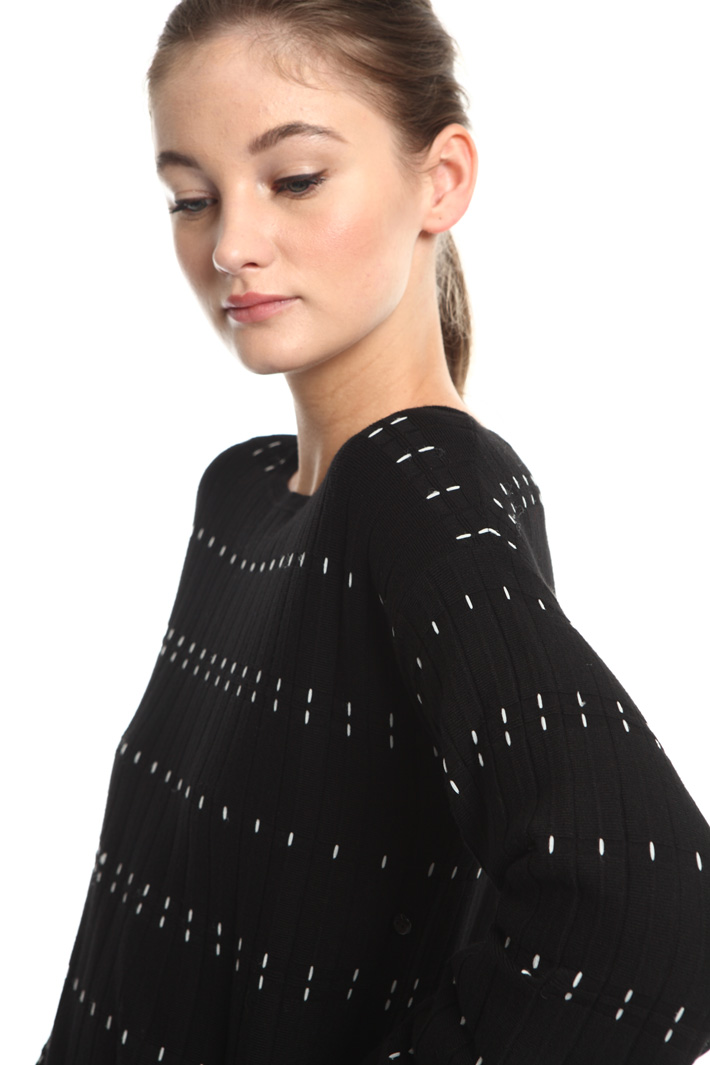 Flared sleeve sweater Intrend Flared sleeve sweater Intrend