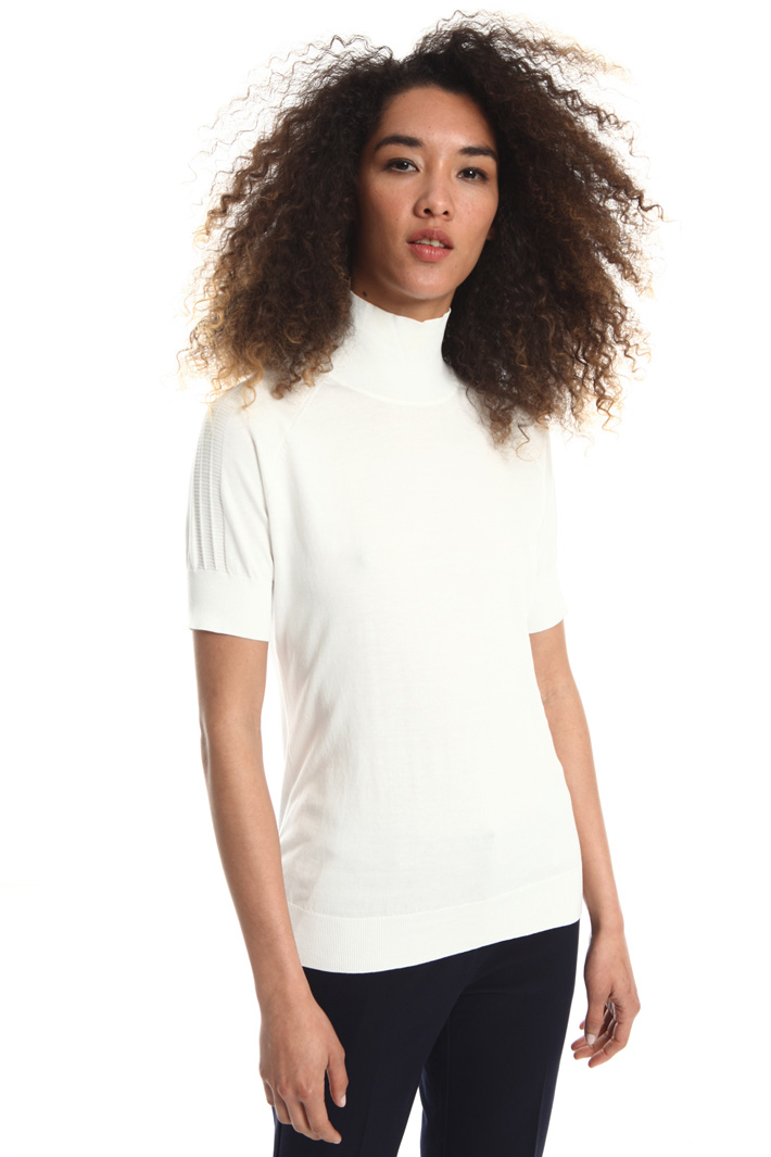 Short sleeve turtleneck top Intrend Short sleeve turtleneck top Intrend