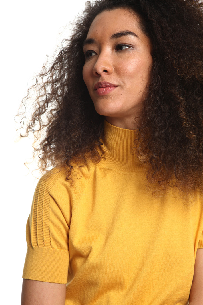 Short sleeve turtleneck top Intrend Short sleeve turtleneck top Intrend