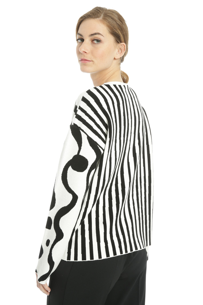 Sweater with contrasting pattern
Intrend Sweater with contrasting pattern
Intrend