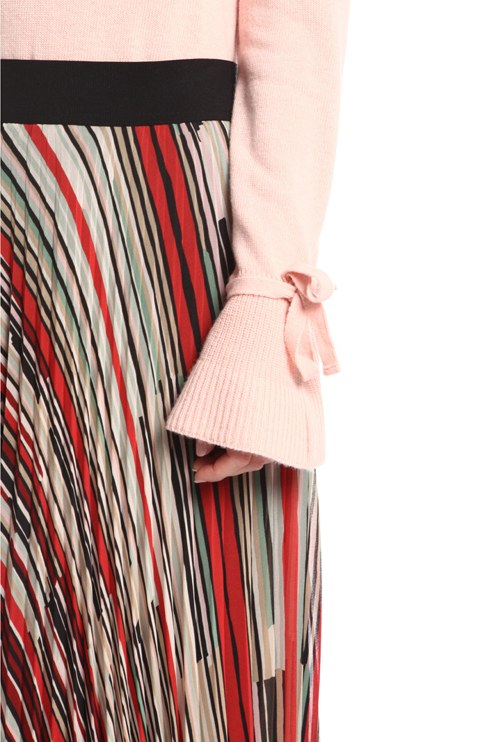 Pleated georgette skirt Intrend Pleated georgette skirt Intrend
