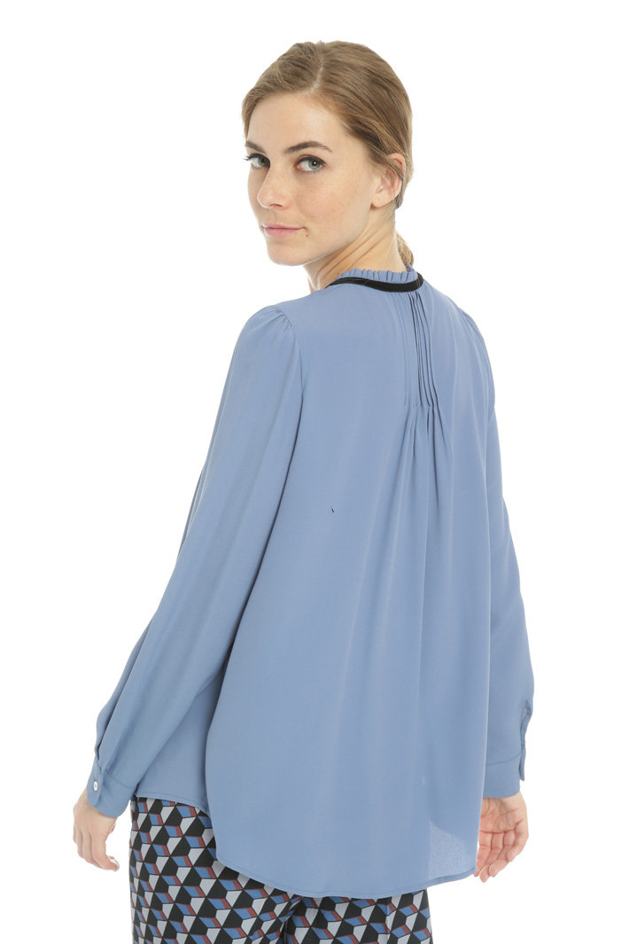Silk crepe shirt
Intrend Silk crepe shirt
Intrend