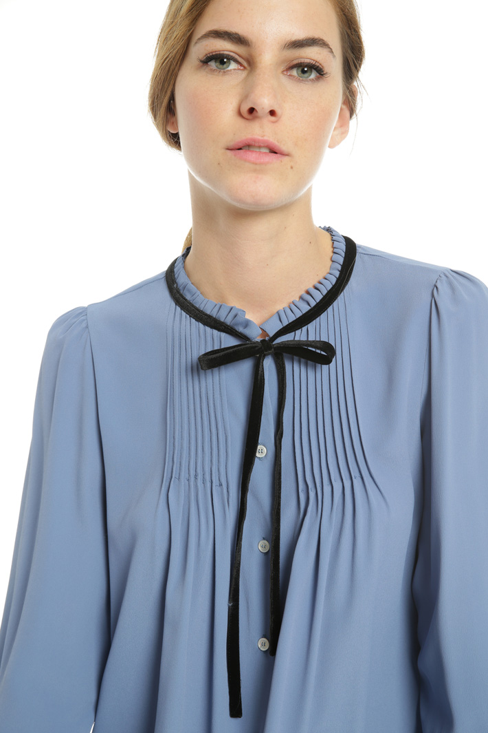 Silk crepe shirt
Intrend Silk crepe shirt
Intrend