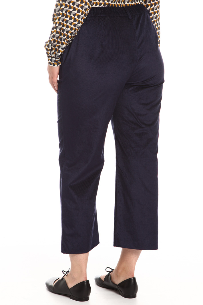 Cropped trousers in velvet Intrend Cropped trousers in velvet Intrend