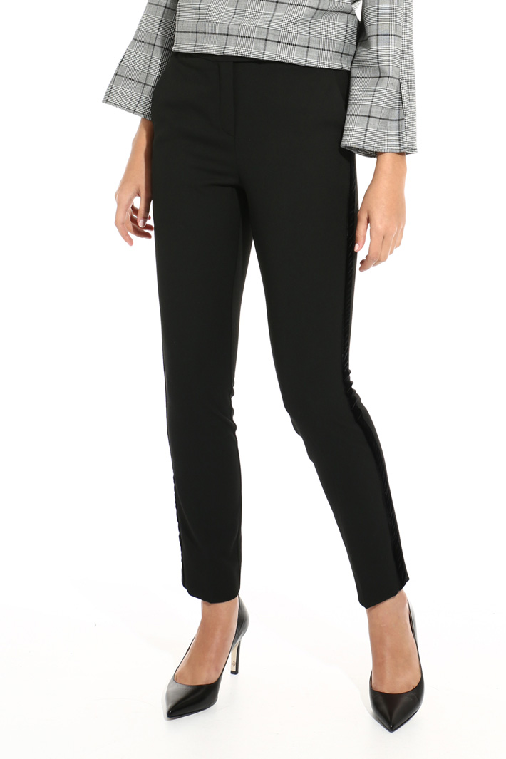 Trousers with velvet bands Intrend Trousers with velvet bands Intrend