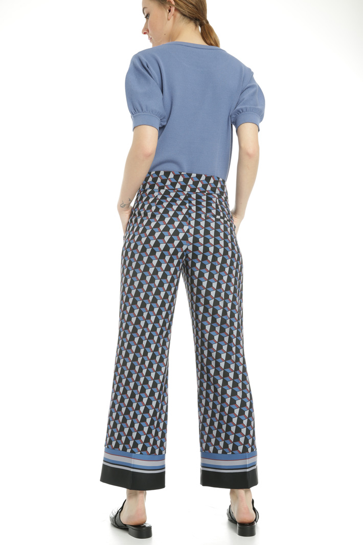 Geometric pattern trousers
Intrend Geometric pattern trousers
Intrend