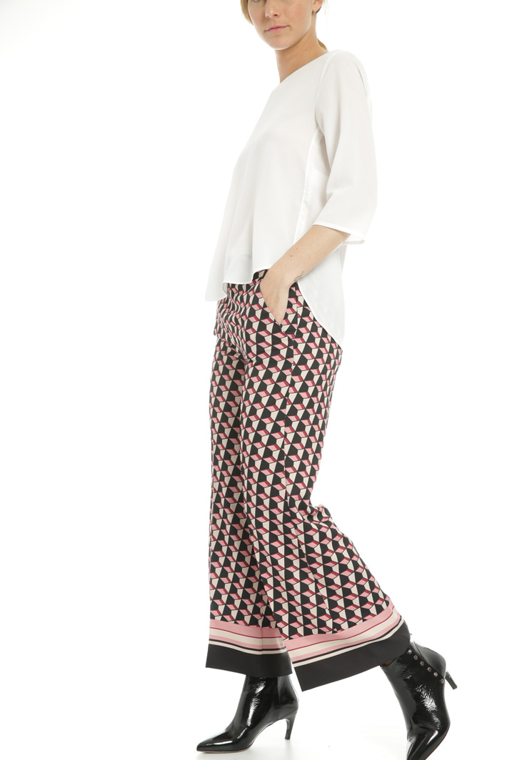 Geometric pattern trousers
Intrend Geometric pattern trousers
Intrend