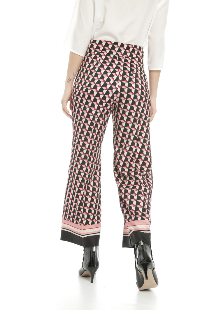 Geometric pattern trousers
Intrend Geometric pattern trousers
Intrend