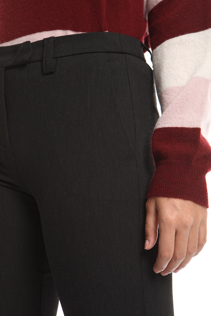 Fitted yarn-dyed trousers Intrend Fitted yarn-dyed trousers Intrend