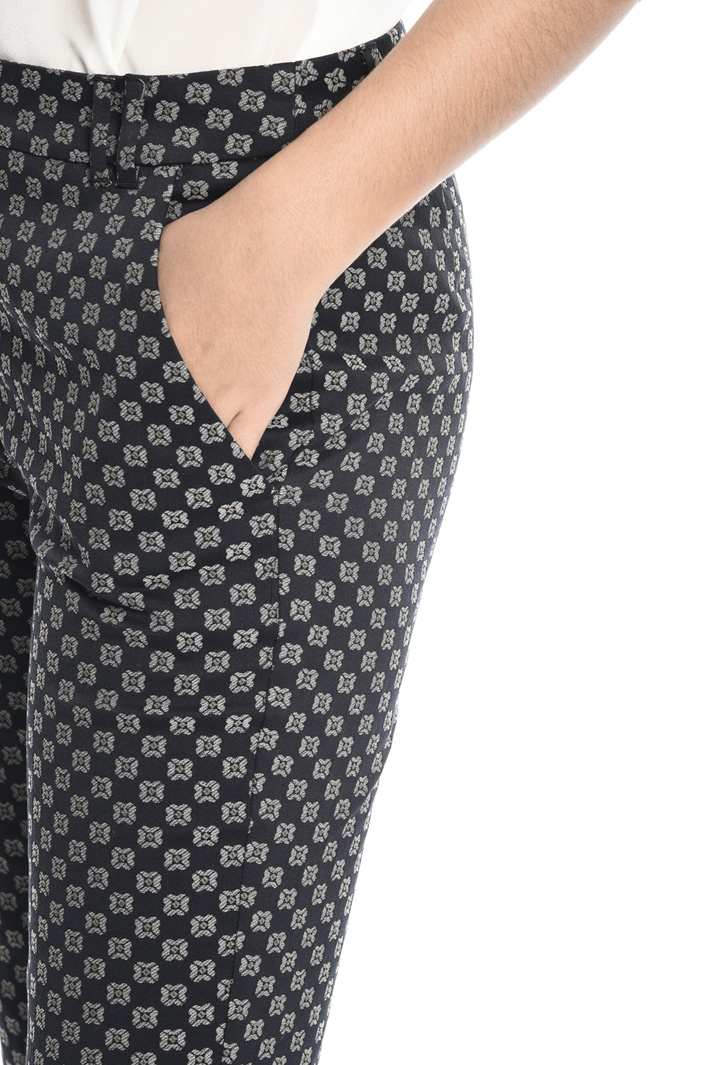 Jacquard trousers
Intrend Jacquard trousers
Intrend