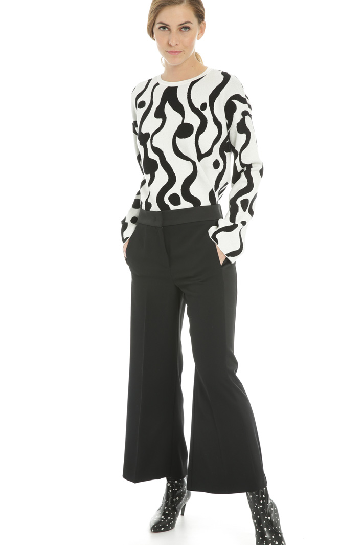 Cropped crepe trousers
Intrend Cropped crepe trousers
Intrend