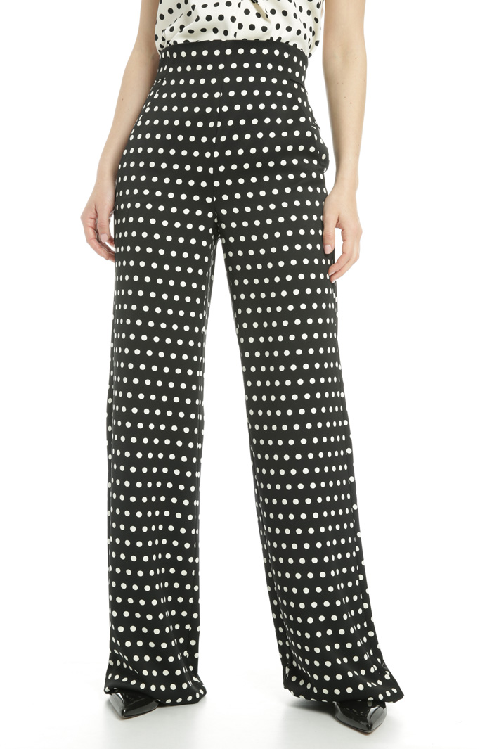 Polka dot palazzo trousers
Intrend Polka dot palazzo trousers
Intrend