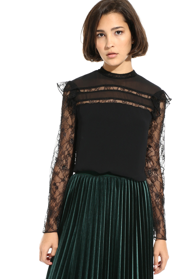 Georgette and lace blouse Intrend Georgette and lace blouse Intrend