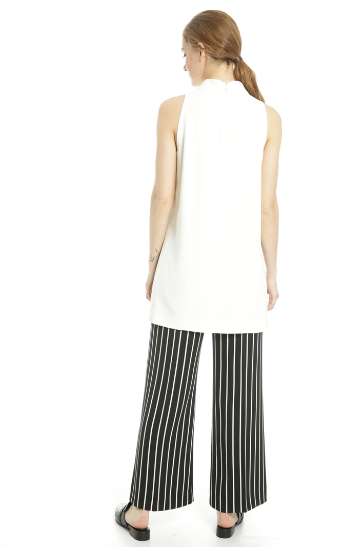 Enver satin crepe tunic
Intrend Enver satin crepe tunic
Intrend
