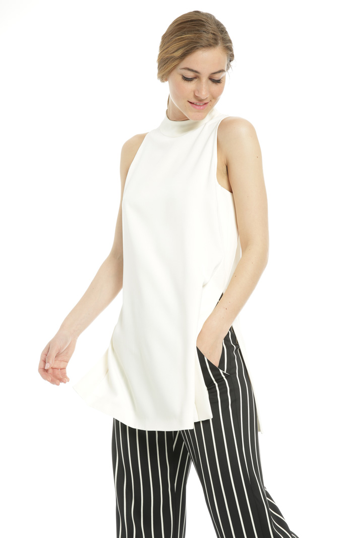 Enver satin crepe tunic
Intrend Enver satin crepe tunic
Intrend