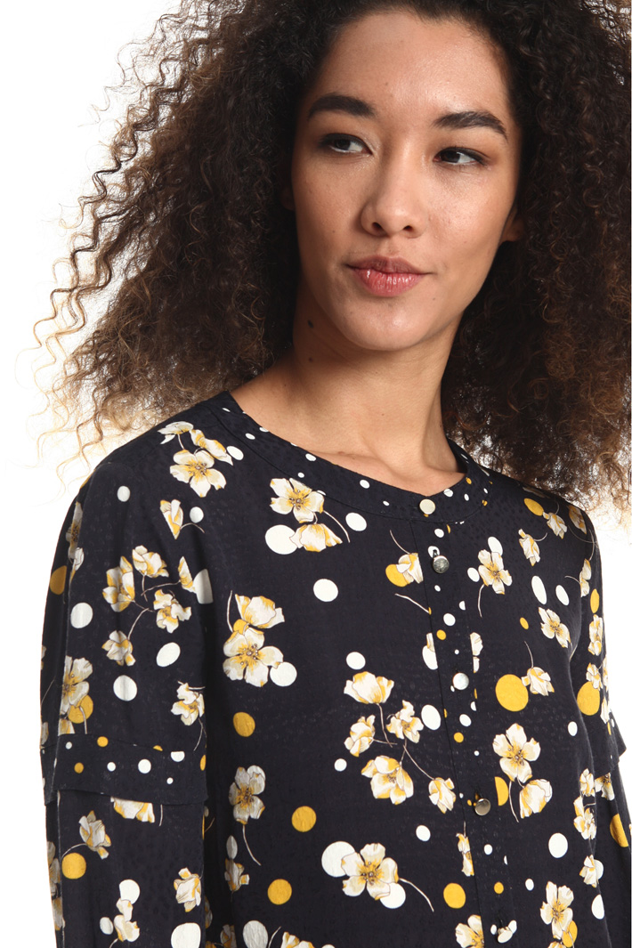 Short viscose dress Intrend Short viscose dress Intrend