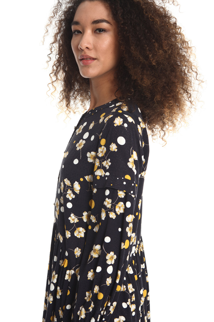 Short viscose dress Intrend Short viscose dress Intrend