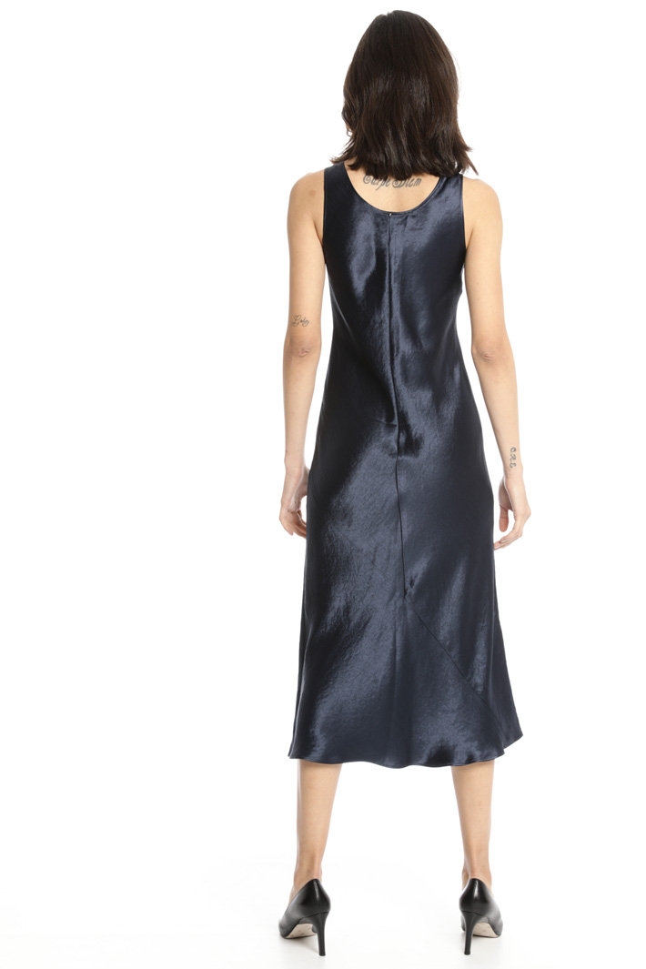 Compact satin dress Intrend Compact satin dress Intrend