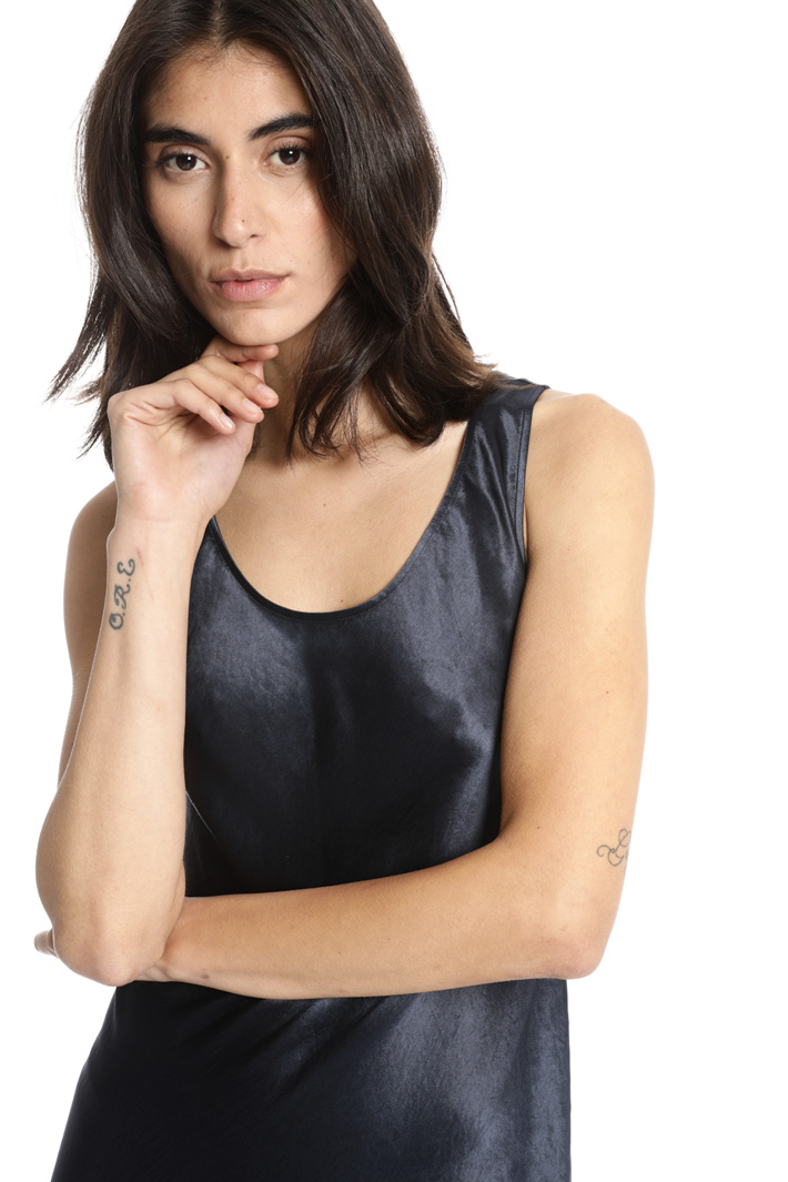 Compact satin dress Intrend Compact satin dress Intrend
