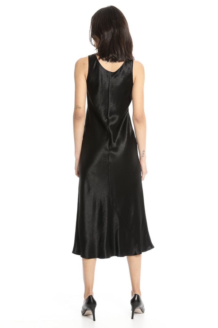 Compact satin dress Intrend Compact satin dress Intrend