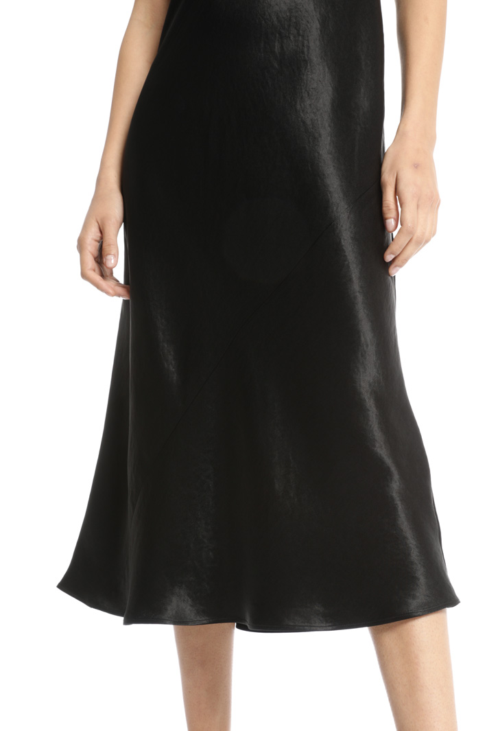 Compact satin dress Intrend Compact satin dress Intrend