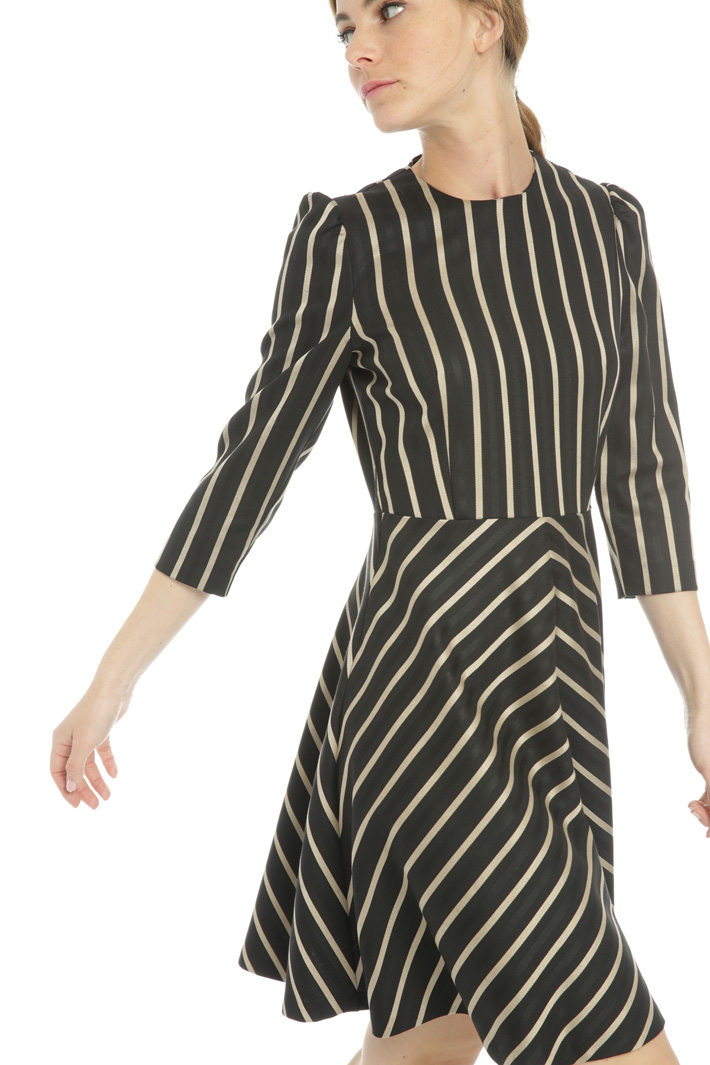 Short corolla dress Intrend Short corolla dress Intrend