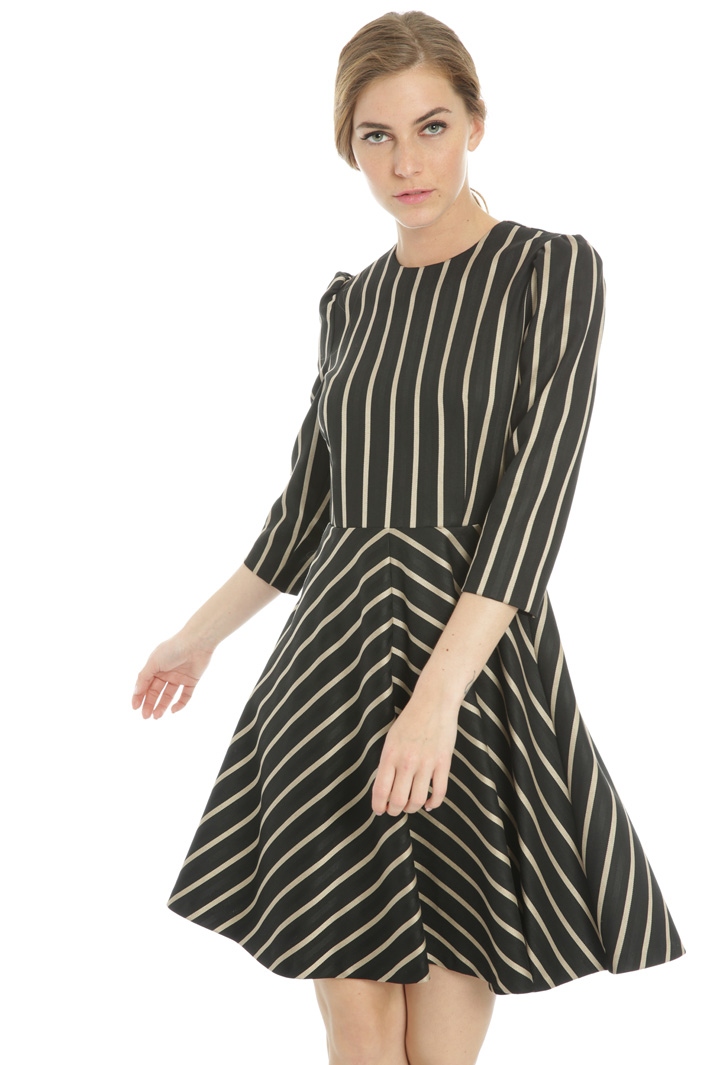 Short corolla dress Intrend Short corolla dress Intrend