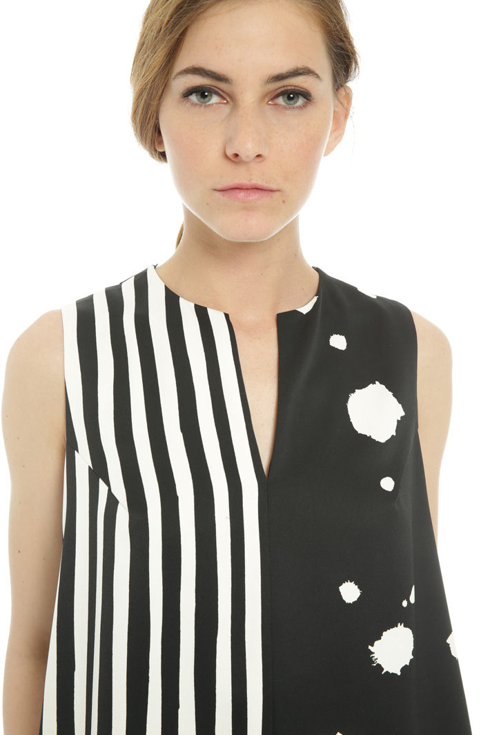 Printed satin dress Intrend Printed satin dress Intrend