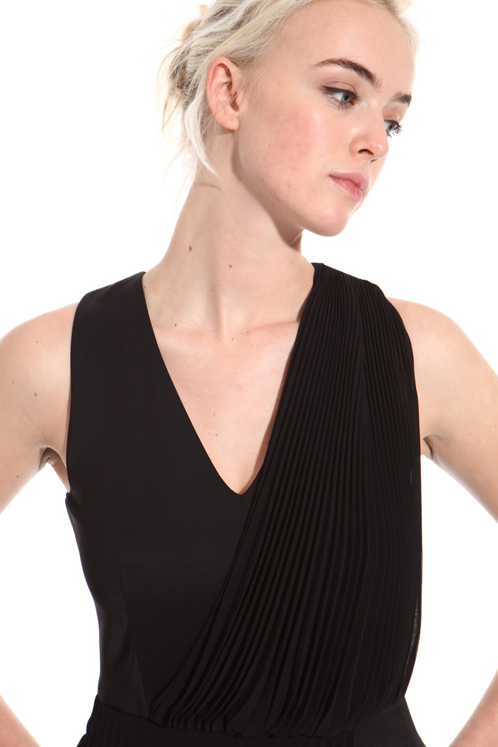 Pleated jumpsuit Intrend Pleated jumpsuit Intrend