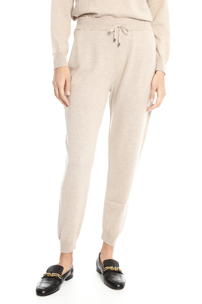 Knitted jogging style pants Intrend Knitted jogging style pants Intrend