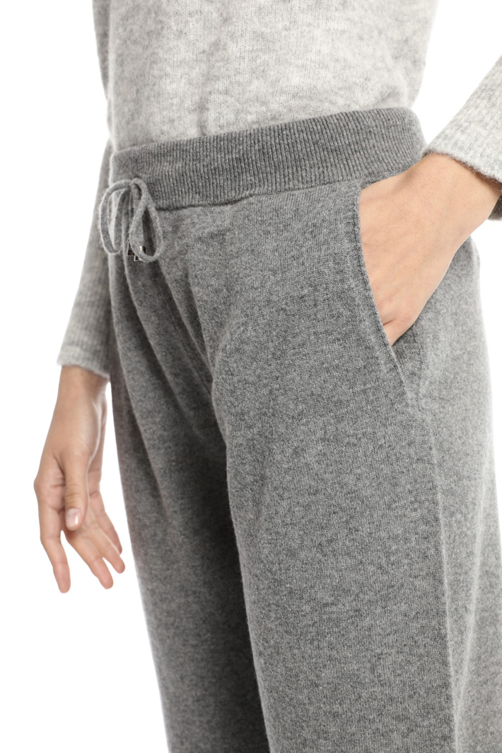 Knitted jogging style pants Intrend Knitted jogging style pants Intrend