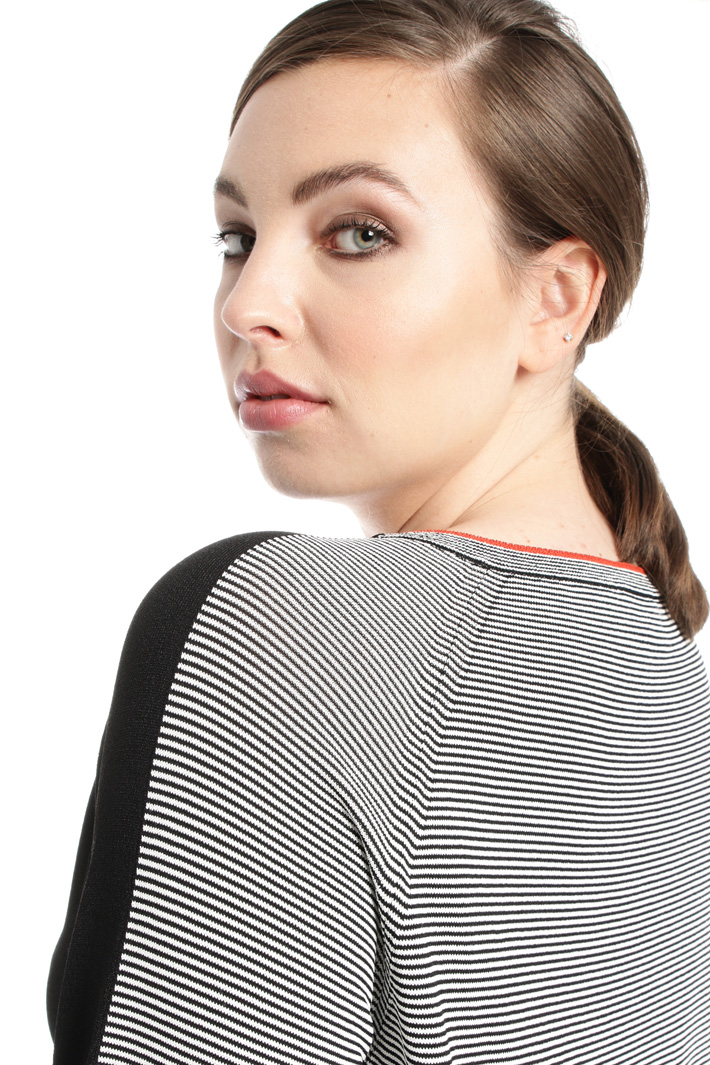 Viscose sweater Intrend Viscose sweater Intrend
