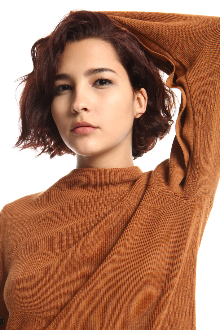 Buttoned sweater Intrend Buttoned sweater Intrend