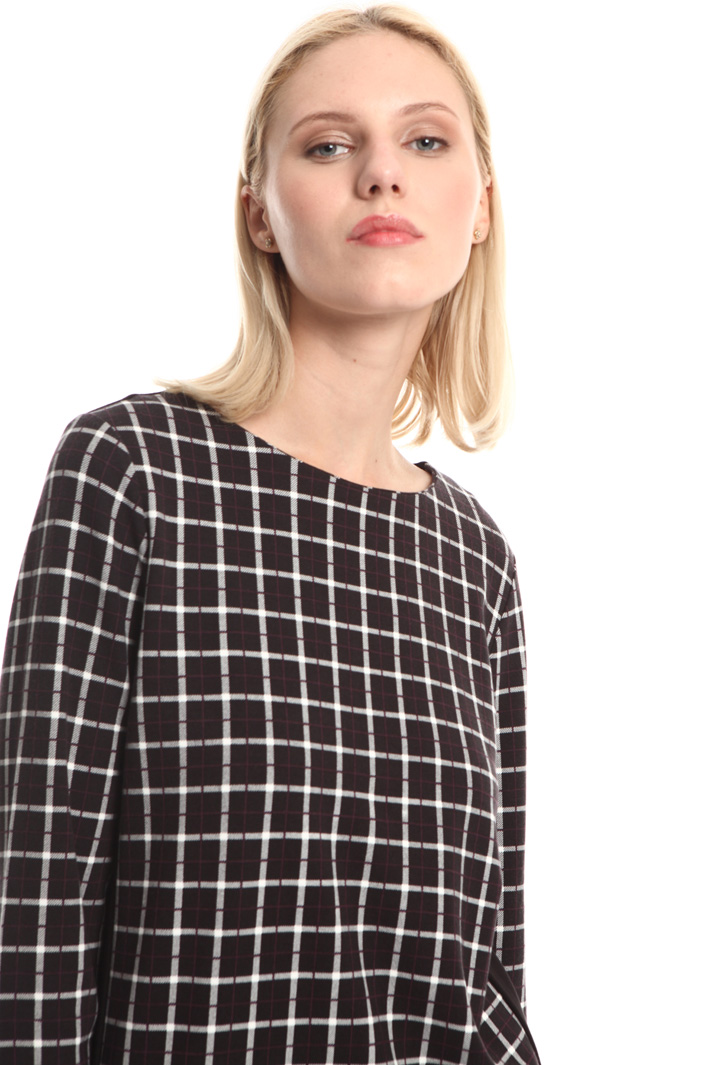 Semi-fitted jersey dress Intrend Semi-fitted jersey dress Intrend