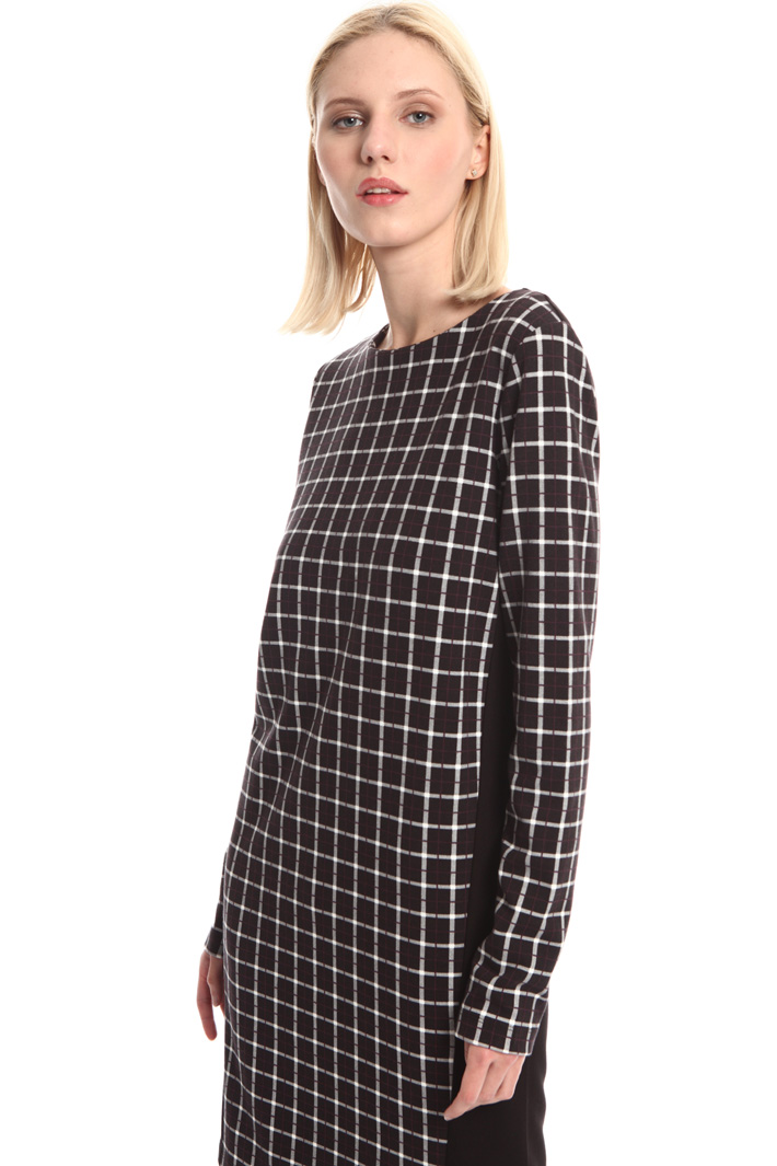Semi-fitted jersey dress Intrend Semi-fitted jersey dress Intrend